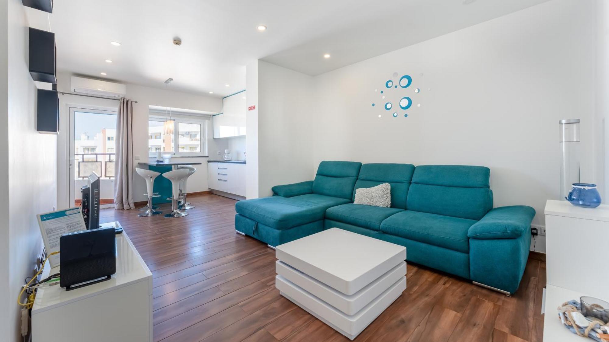 Serene Blue 1 Bdr Flat With Balcony By Lovelystay Portimao Bagian luar foto