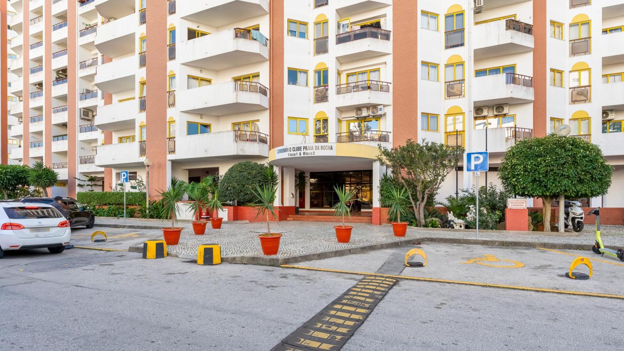 Serene Blue 1 Bdr Flat With Balcony By Lovelystay Portimao Bagian luar foto